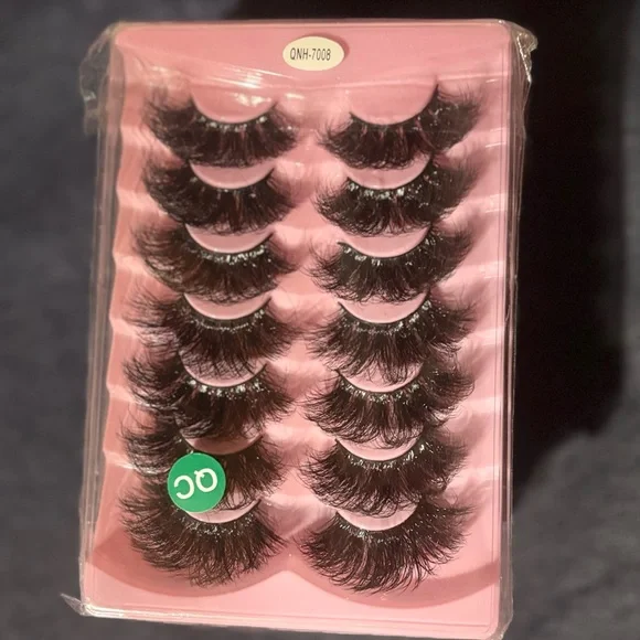 5 packs of Dramatic Black False Eyelashes - Picture 3 of 3